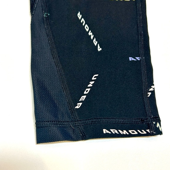 Under Armour Kids Cropped Gym Pants Youth Medium Black Summer Play Exercise Run - Picture 4 of 7